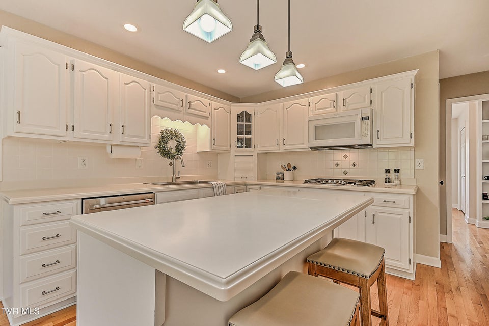 Photo #24: 1032 Rotherwood Drive