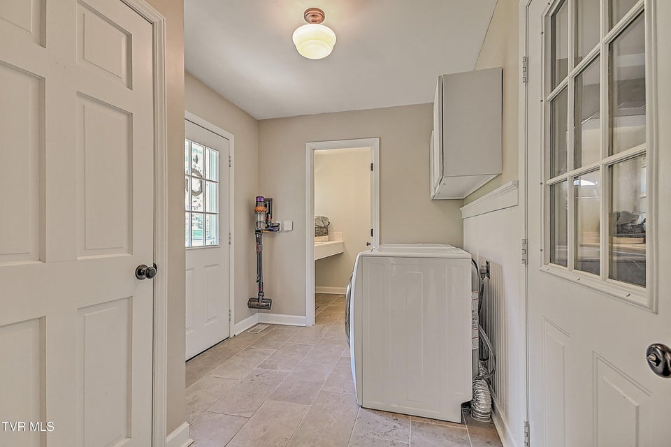 Photo #36: 1032 Rotherwood Drive