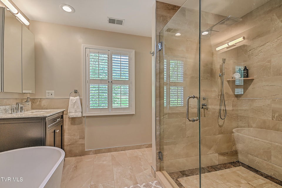 Photo #53: 1032 Rotherwood Drive