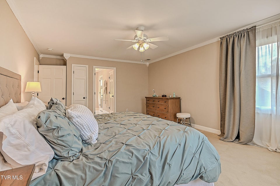 Photo #41: 1032 Rotherwood Drive