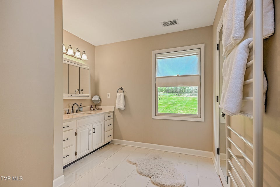 Photo #42: 1032 Rotherwood Drive