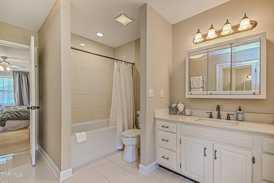 Photo #44: 1032 Rotherwood Drive