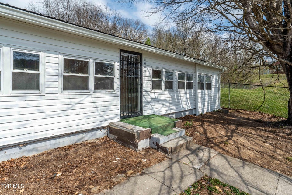 Photo #27: 1663 Bristol Caverns Highway