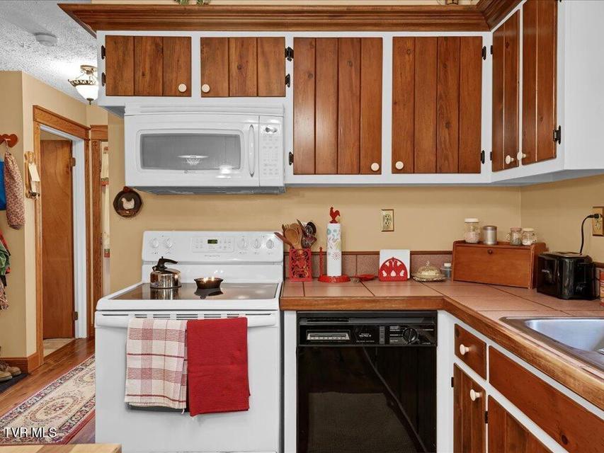 Photo #11: 434 Henry Clark Lane