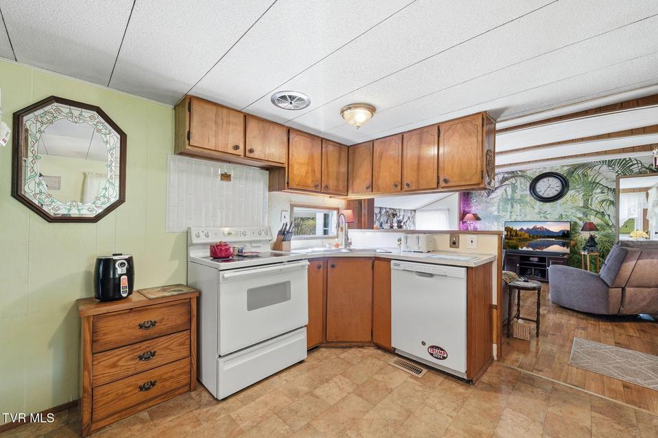 Photo #16: 26512 Northridge Road