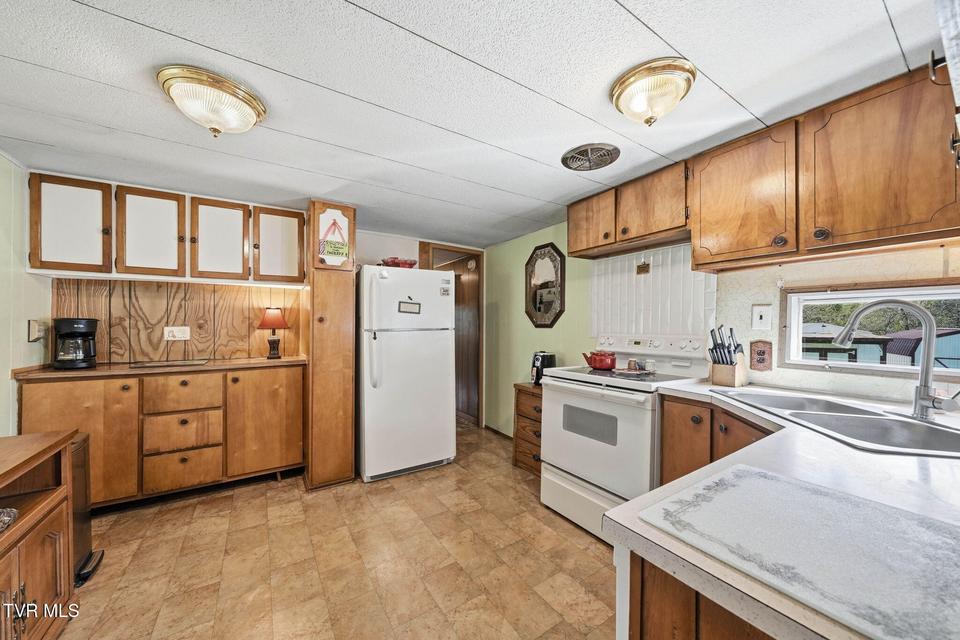 Photo #31: 26512 Northridge Road