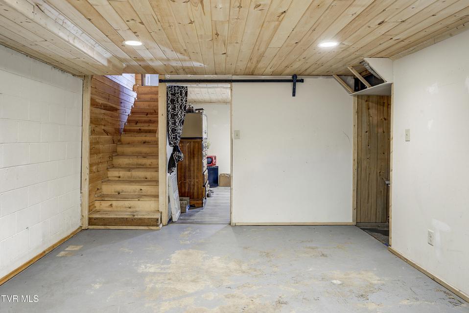 Photo #16: 2686 Siam Road