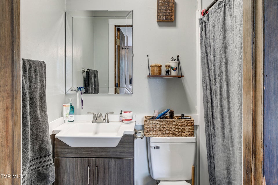 Photo #28: 2686 Siam Road