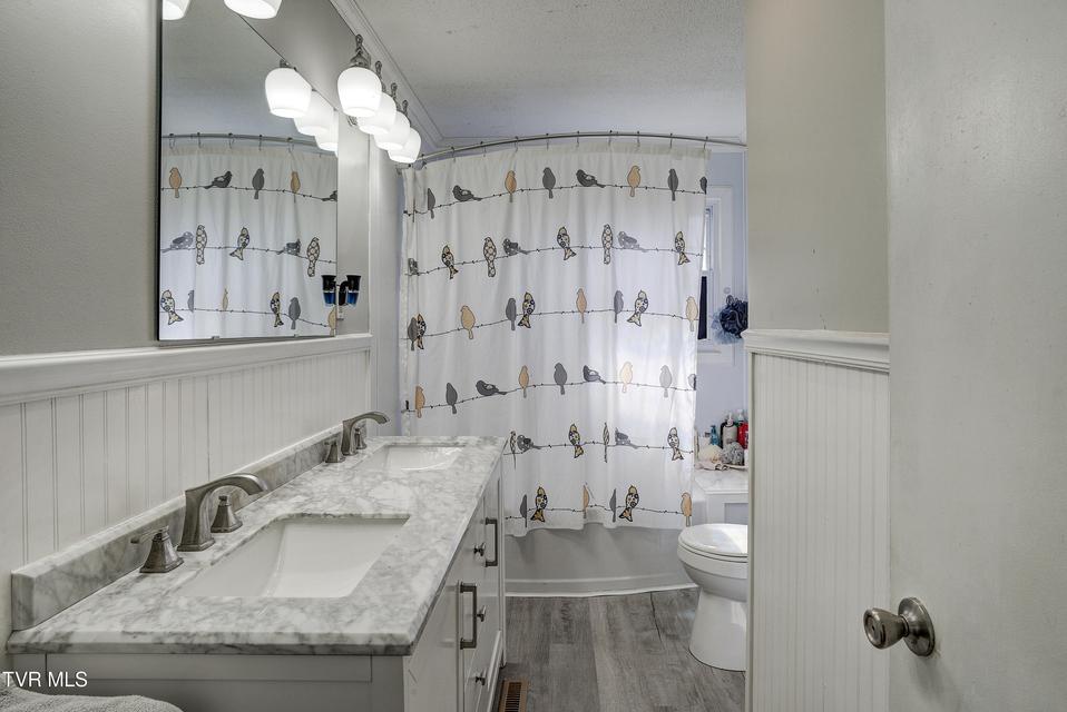 Photo #34: 2686 Siam Road