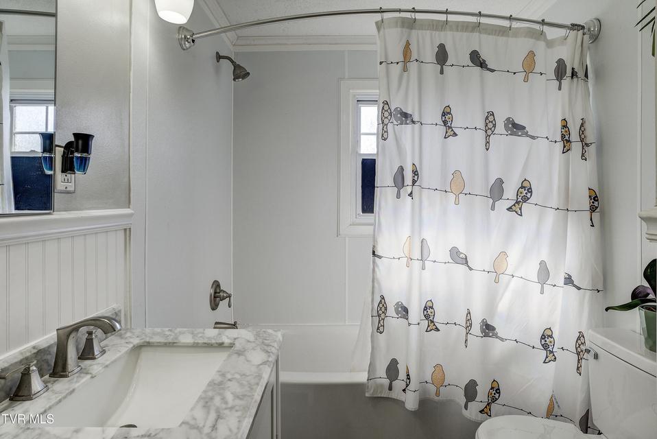 Photo #35: 2686 Siam Road