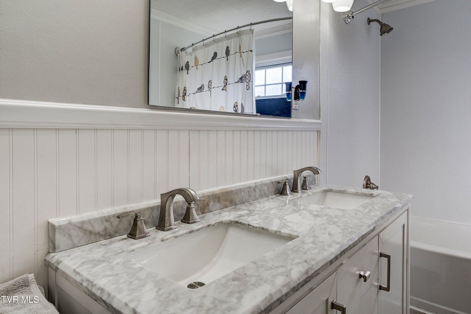 Photo #36: 2686 Siam Road