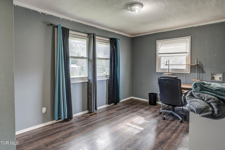 Photo #37: 2686 Siam Road