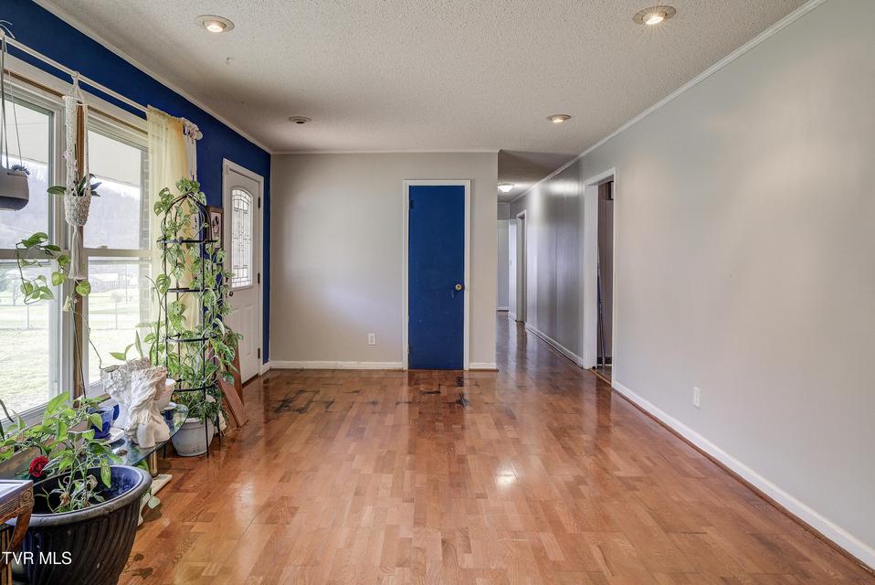 Photo #45: 2686 Siam Road