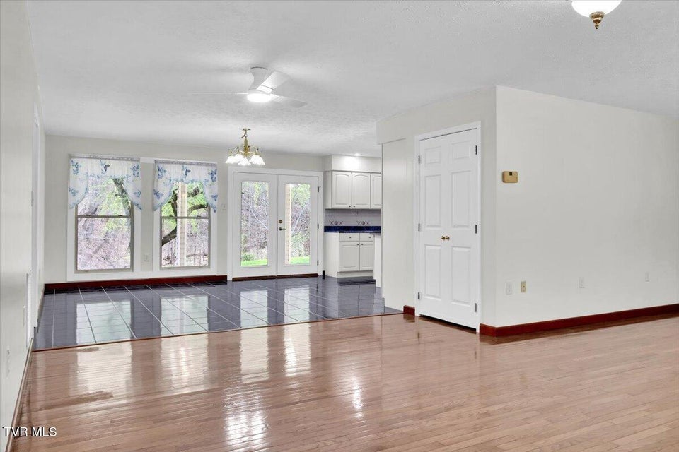 Photo #4: 1296 Mountain View Road