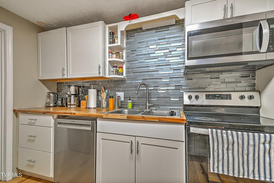 Photo #12: 701 Locust Street