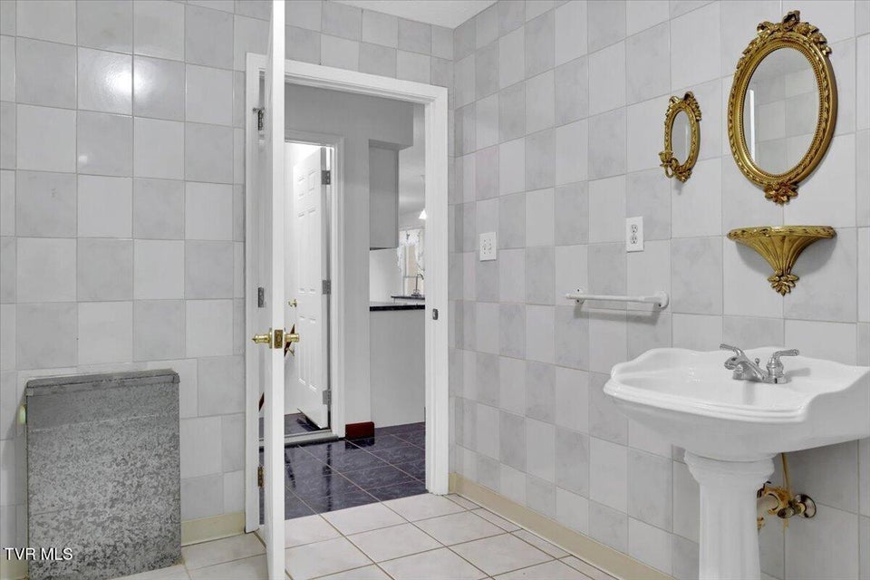 Photo #26: 1296 Mountain View Road