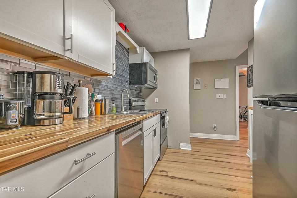 Photo #13: 701 Locust Street