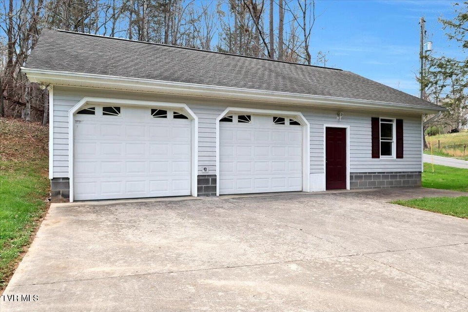 Photo #46: 1296 Mountain View Road