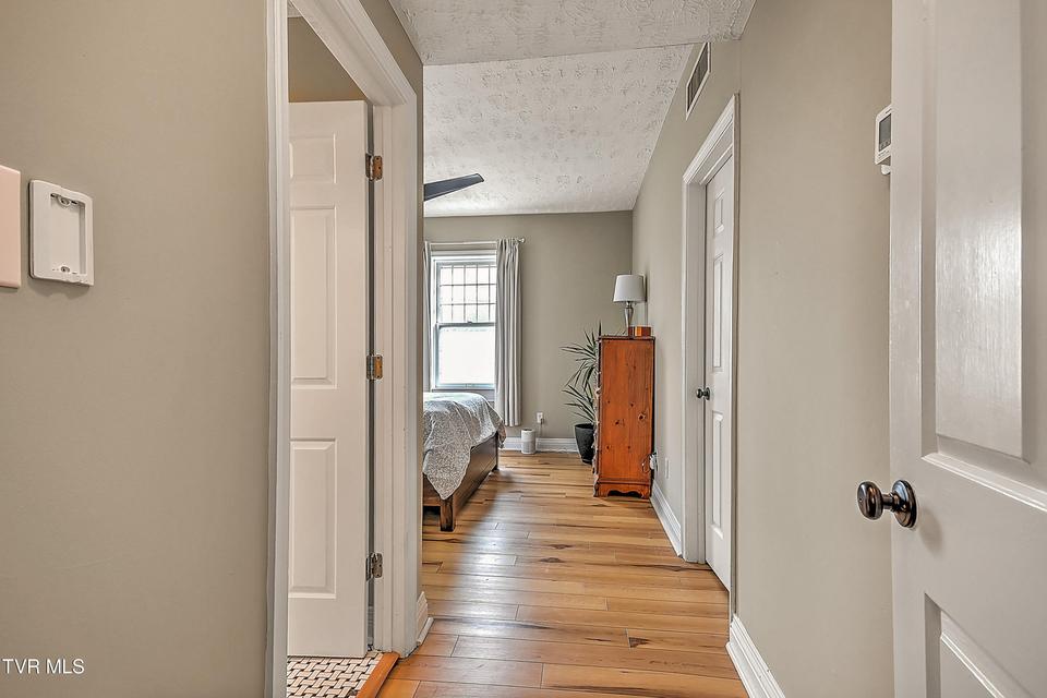 Photo #20: 701 Locust Street