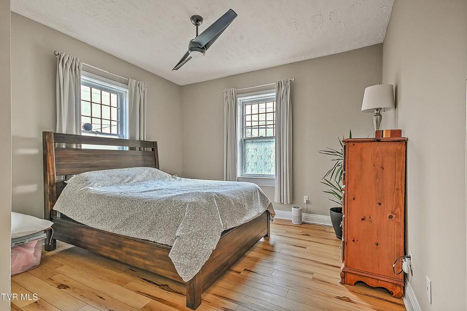 Photo #23: 701 Locust Street