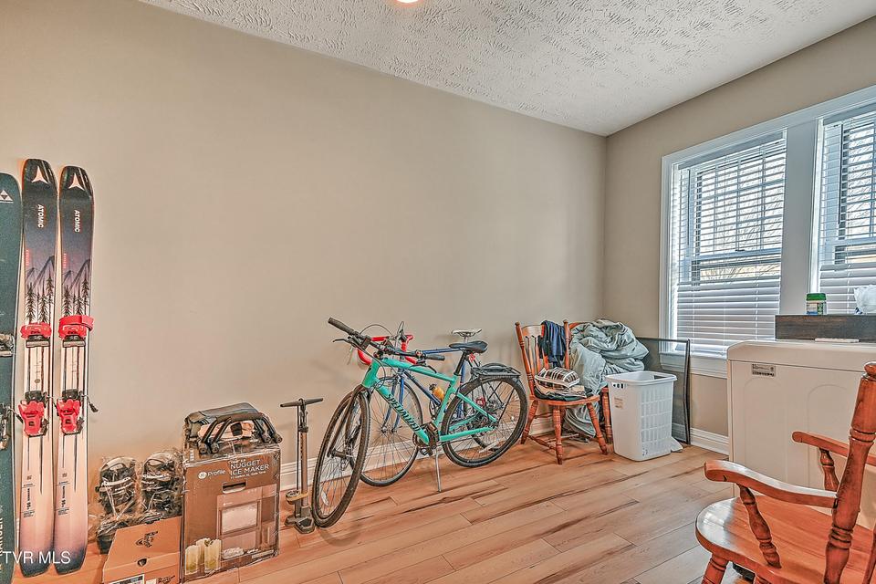 Photo #29: 701 Locust Street