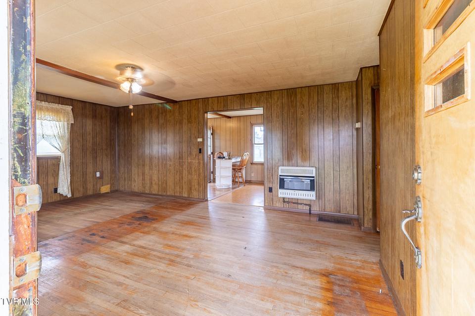 Photo #4: 817 Mulberry Street