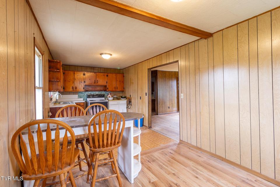 Photo #8: 817 Mulberry Street