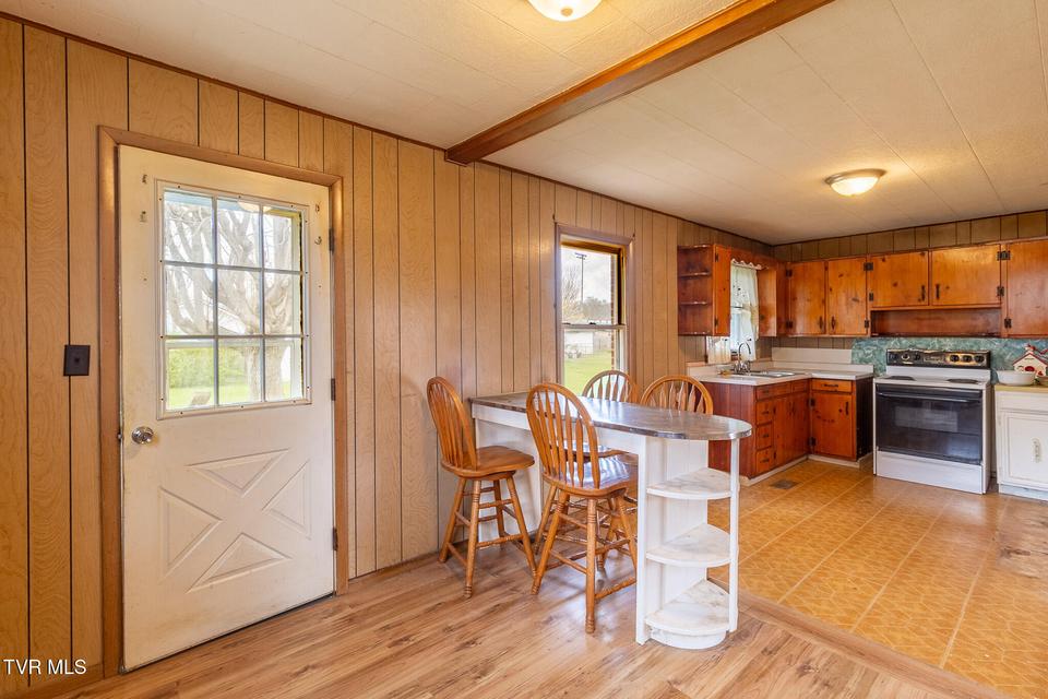 Photo #9: 817 Mulberry Street