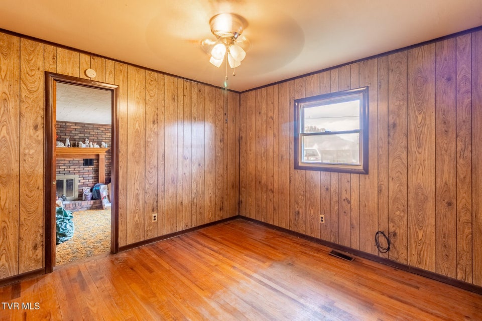 Photo #12: 817 Mulberry Street