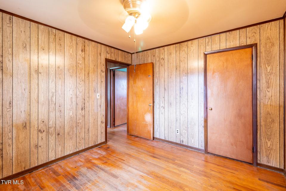 Photo #13: 817 Mulberry Street