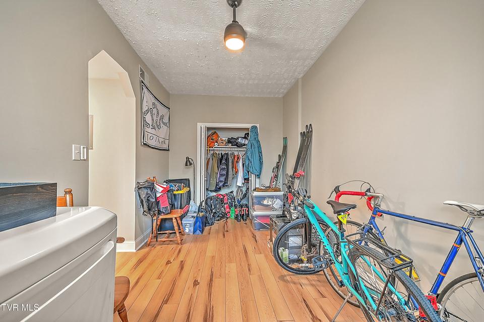 Photo #31: 701 Locust Street