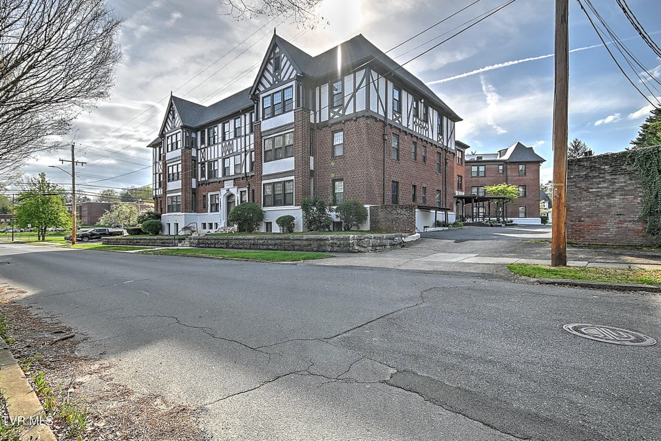 Photo #5: 701 Locust Street