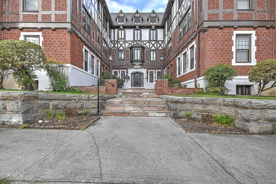 Photo #2: 701 Locust Street