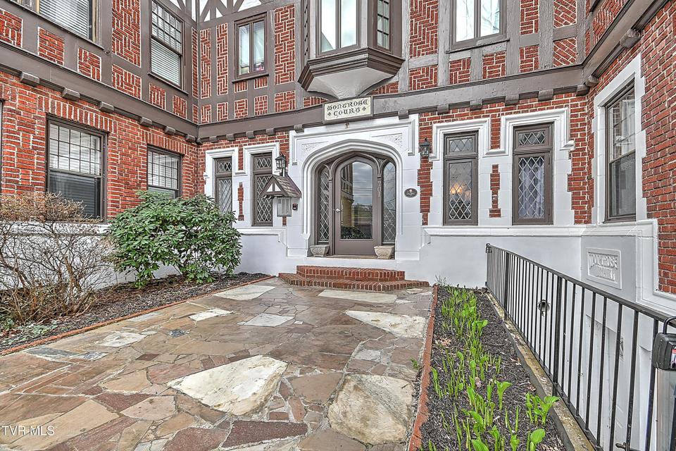 Photo #3: 701 Locust Street