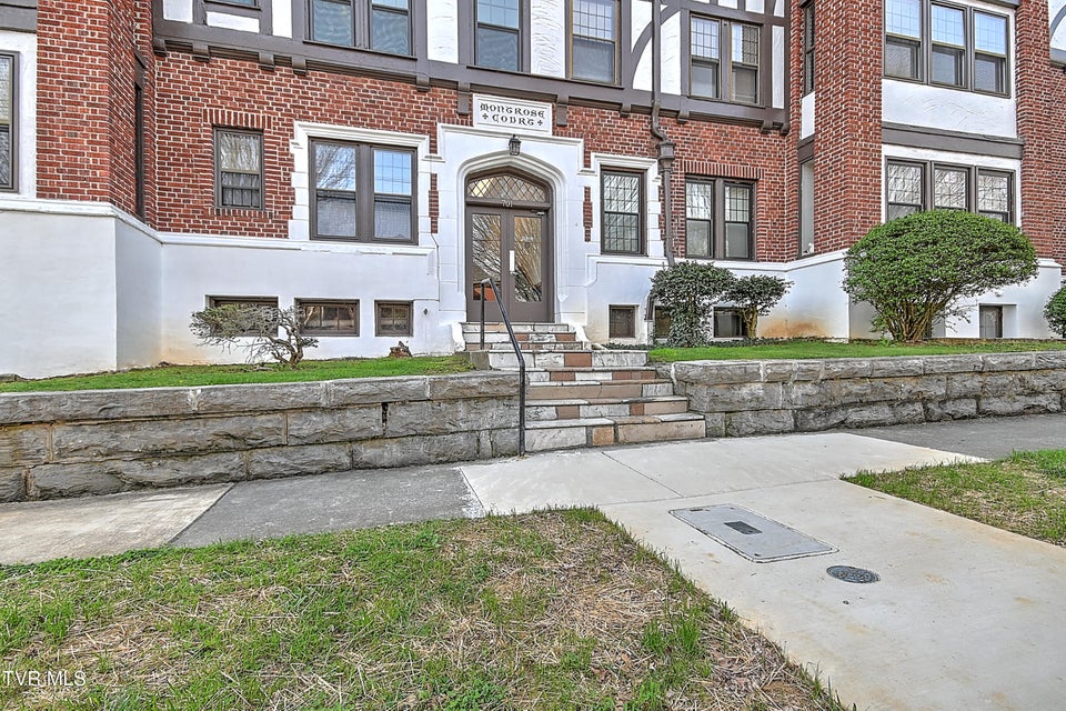 Photo #7: 701 Locust Street