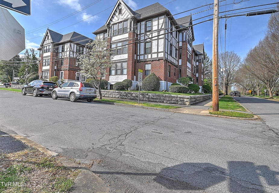 Photo #8: 701 Locust Street