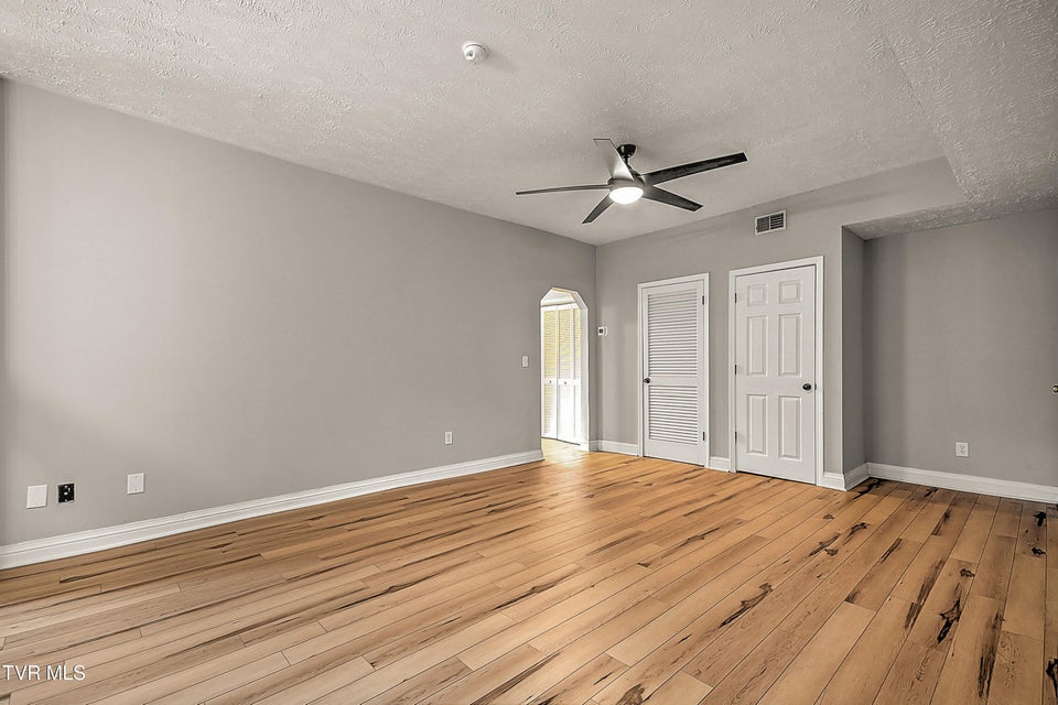 Photo #12: 701 Locust Street