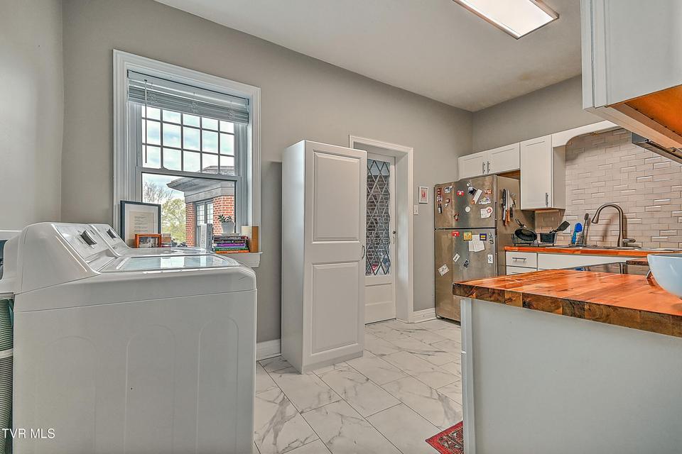 Photo #9: 701 Locust Street