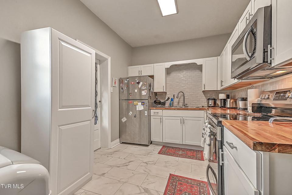 Photo #10: 701 Locust Street