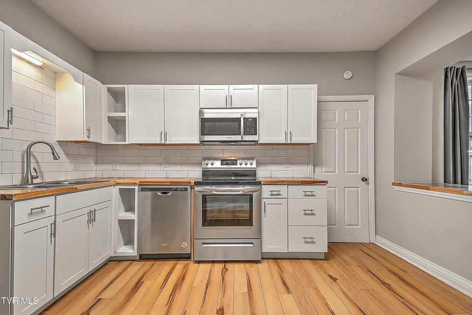 Photo #20: 701 Locust Street