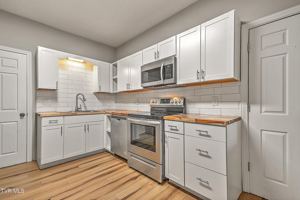 Photo #21: 701 Locust Street