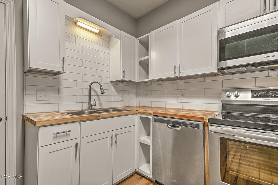 Photo #22: 701 Locust Street