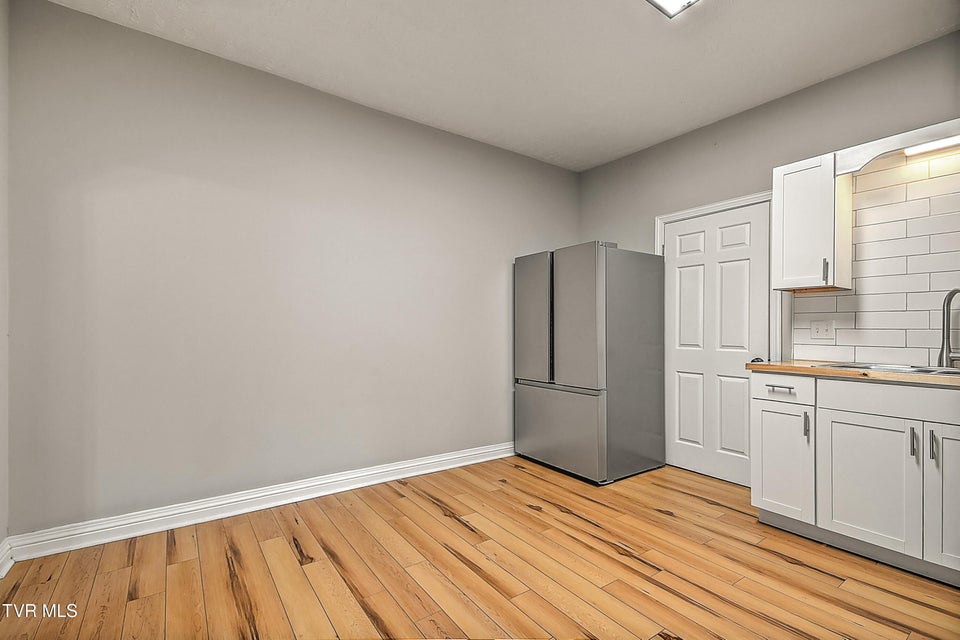 Photo #24: 701 Locust Street