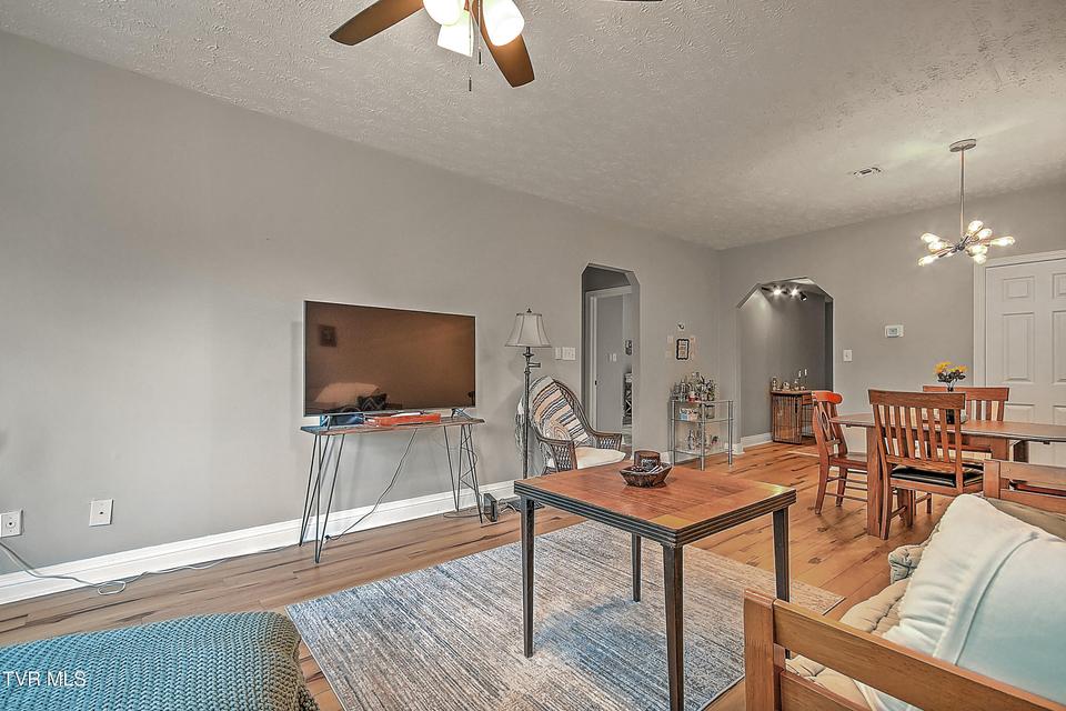 Photo #25: 701 Locust Street