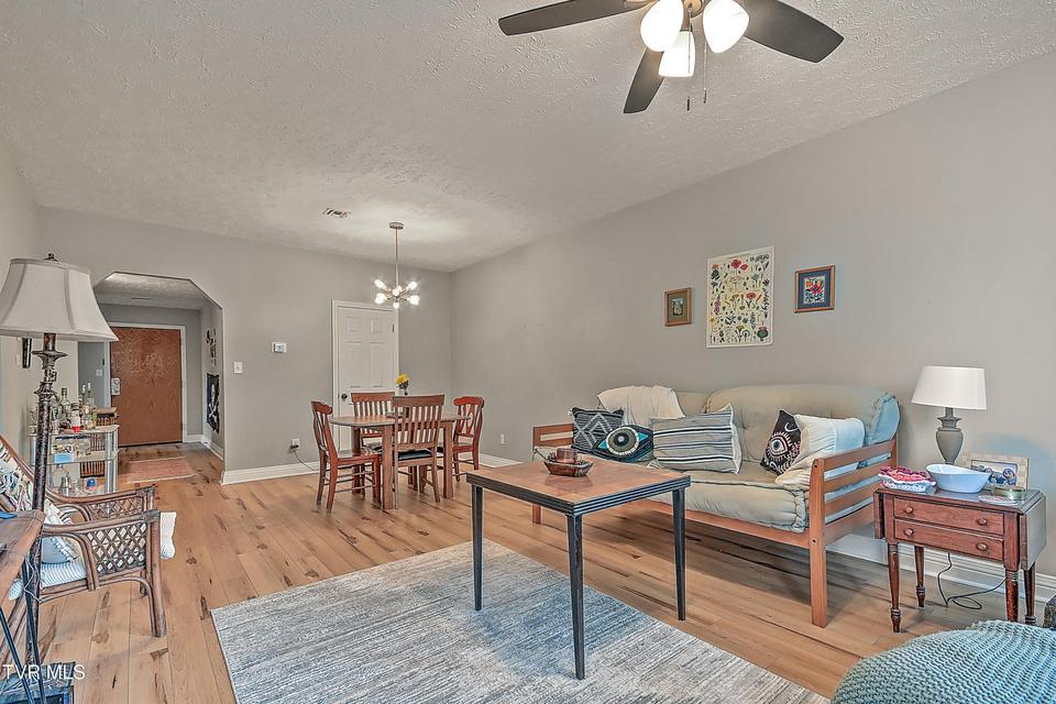 Photo #26: 701 Locust Street