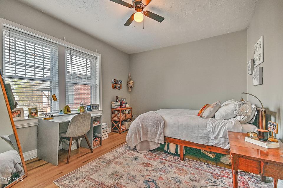 Photo #27: 701 Locust Street