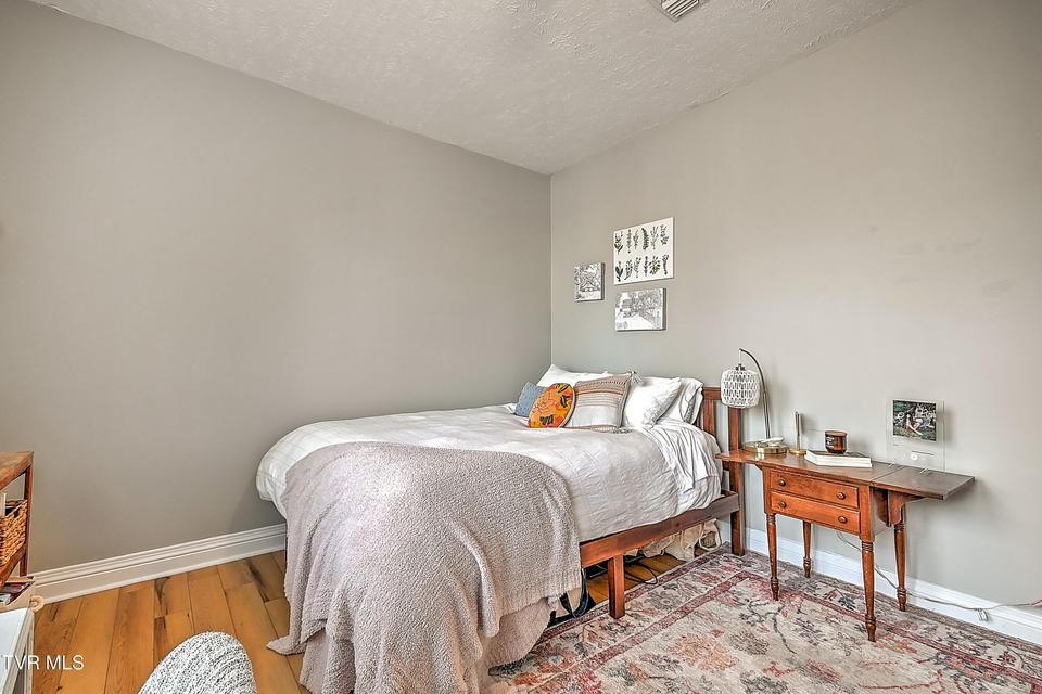 Photo #29: 701 Locust Street