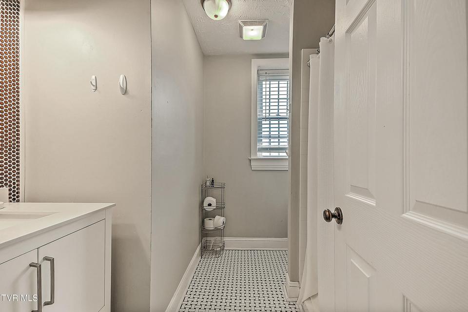 Photo #30: 701 Locust Street