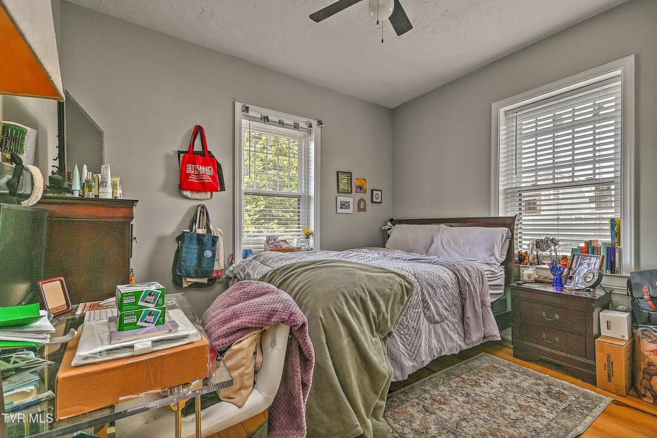 Photo #32: 701 Locust Street