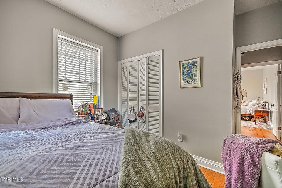 Photo #33: 701 Locust Street